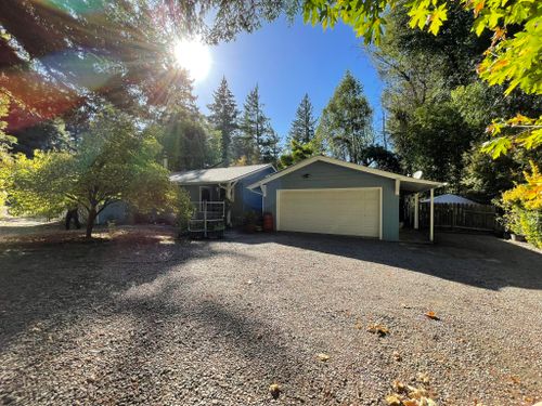 75 River Road, Miranda, CA, 95553 | Card Image