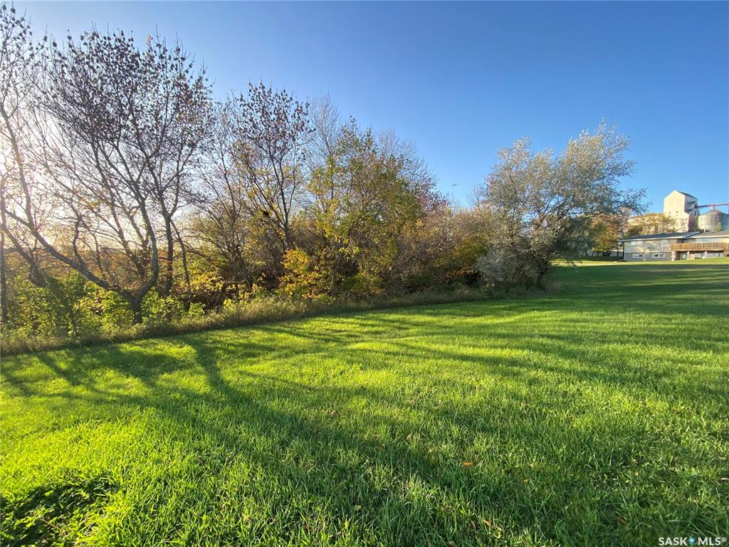 Land in Oxbow 2