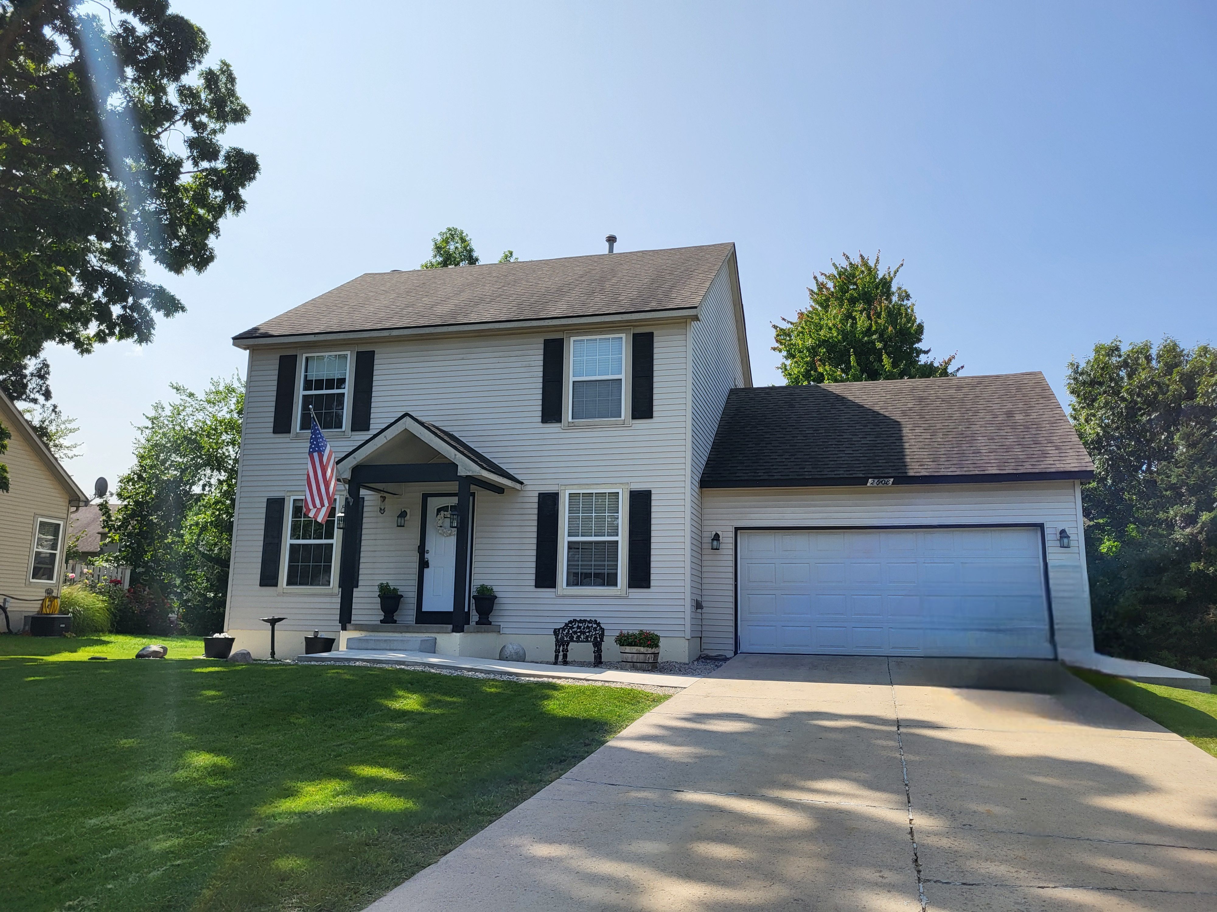 Laurel Oak Dr, Howell, MI 48855