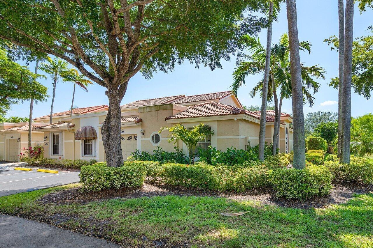 Deer Creek Palladian Cir, Deerfield Beach, FL 33442