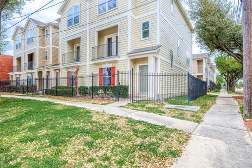 1119 Palmer St, Houston, TX, 77003-3811 | Card Image