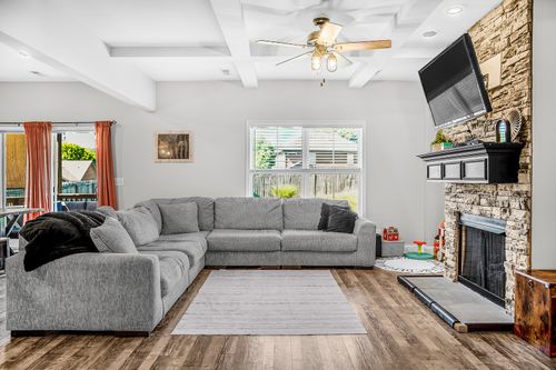 2917 Feng Way, Clarksville, TN, 37040-1453 | Card Image