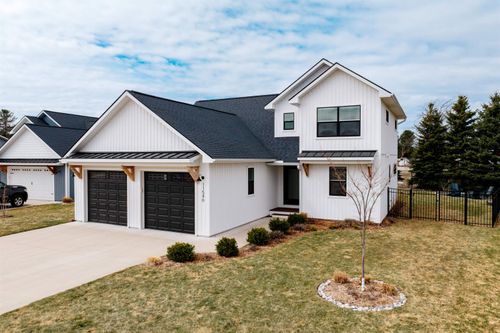 11546 S Sunset Dr, Empire, MI, 49630-5000 | Card Image