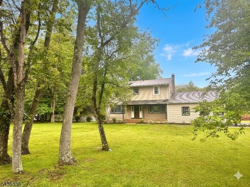 4 Laurel Pl, Chester, NJ, 07930-2837 | Card Image