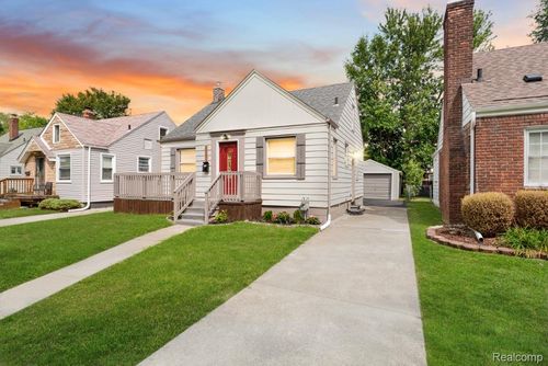 20253 Elkhart St, Harper Woods, MI, 48225-2235 | Card Image