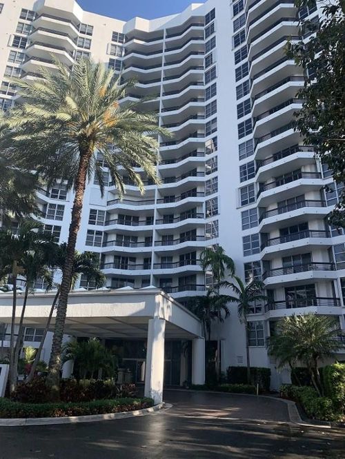 314-3600 Mystic Pointe Dr, AVENTURA, FL, 33180-2565 | Card Image