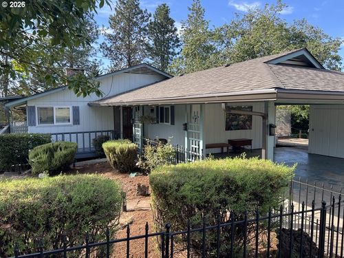 170 Hurricane Ln, Winchester, OR, 97495-8800 | Card Image