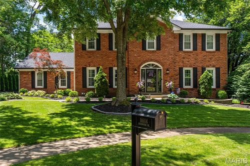14604 Chermoore Dr, Chesterfield, MO, 63017-8042 | Card Image
