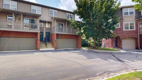 3042 Barclay Way, Ann Arbor, MI, 48105-9464 | Card Image