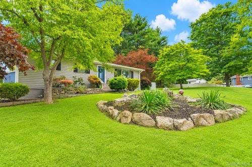 1 Rock Rd, Wappingers Falls, NY, 12590-3617 | Card Image