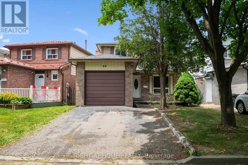 44 Autumn Glen Cir, Etobicoke, ON, M9W6C3 | Card Image
