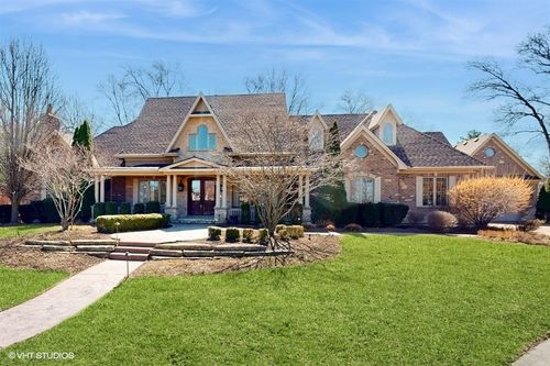 205 Burr Oak Cir, Elgin, IL, 60124-8285 | Card Image