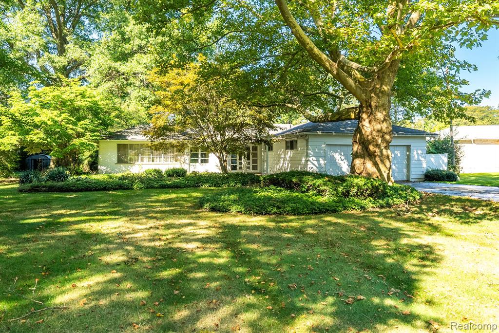 Gulley Rd, Dearborn Heights, MI 48125