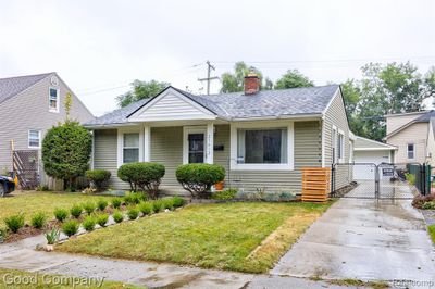 21412 Caledonia Avenue, Home with 2 bedrooms, 1 bathrooms and null parking in Hazel Park MI | Image 1