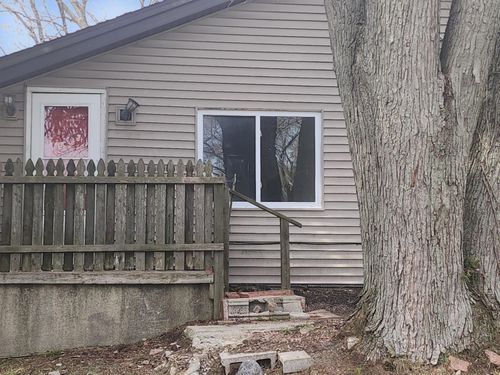 206 W Weninger St, North Judson, IN, 46366 | Card Image