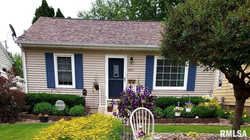 2021 31st St, Rock Island, IL, 61201-4839 | Card Image