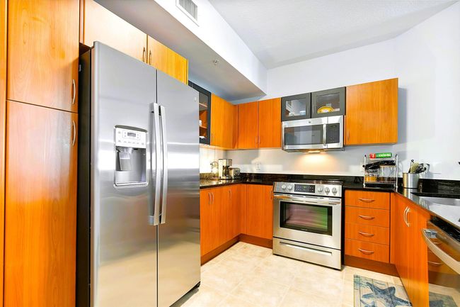 APT-301 - 804 E Windward Way, Condo with 3 bedrooms, 2 bathrooms and null parking in Lantana FL | Image 18