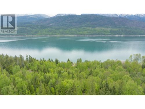 8182 Lower Inonoaklin Rd, Central Kootenay, BC, V0G1J0 | Card Image