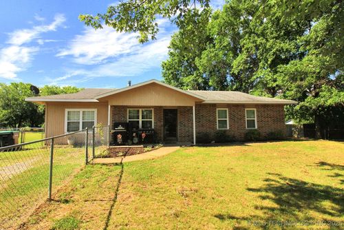 1518 E Hogner St, Tahlequah, OK, 74464-2110 | Card Image