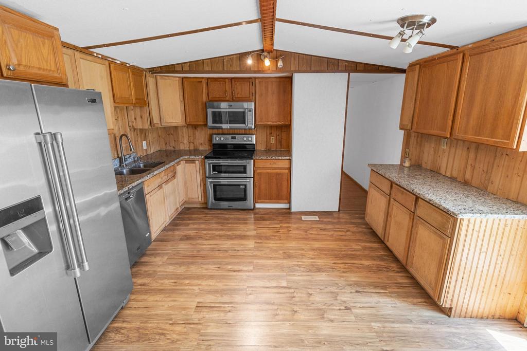 Revolution Dr, Bunker Hill, WV 25413