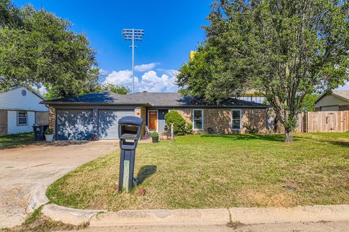 3719 French Wood Dr, Arlington, TX, 76016-2918 | Card Image
