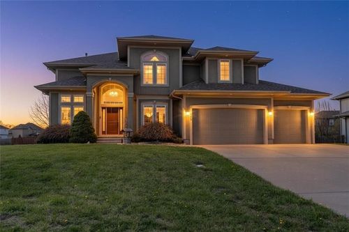 500 Woodpark Ln, Lee's Summit, MO, 64086-7103 | Card Image