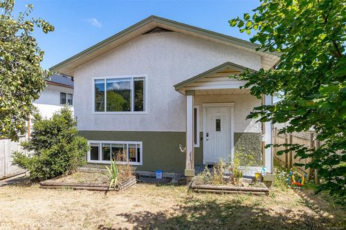 546 Wakesiah Ave, Nanaimo, BC, V9R3L1 | Card Image