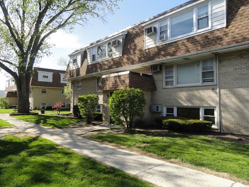 1-9907 W 58th St, Countryside, IL, 60525-7900 | Card Image