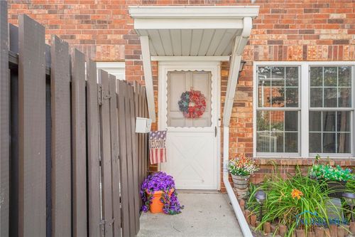 11-5708 Aspen Dr, Toledo, OH, 43615-7326 | Card Image