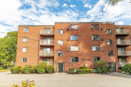 apt-24-295 Main St, Reading, MA, 01867-3654 | Card Image