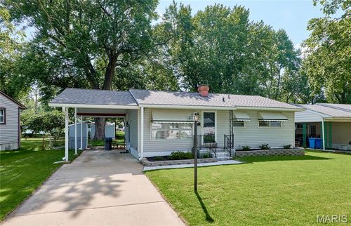 220 S Saint Jacques St, Florissant, MO, 63031-6951 | Card Image