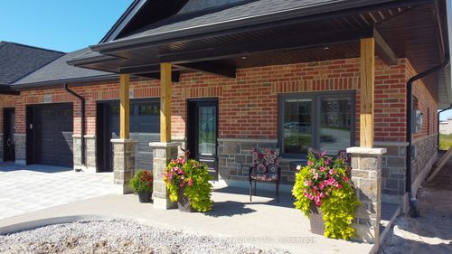 1336 15th Ave E, Owen Sound, ON, N4K0J2 | Card Image