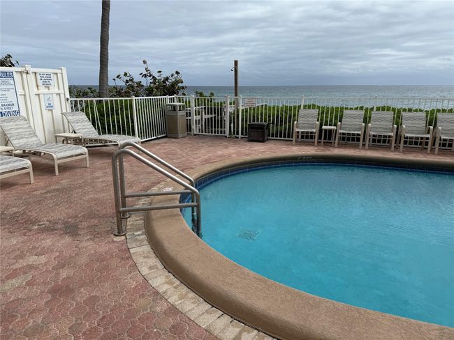 APT-305 - 1161 Hillsboro Mile, Condo with 2 bedrooms, 2 bathrooms and null parking in Hillsboro Beach FL | Image 37