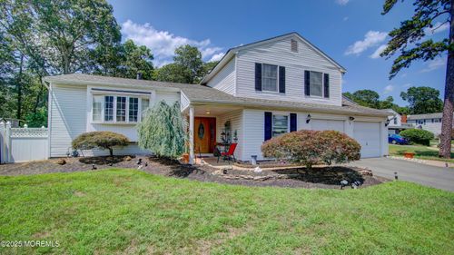 3 Feathertree Ct, Howell, NJ, 07731-1656 | Card Image