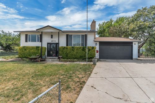 3873 W Bluebird Cir, West Valley City, UT, 84120-5402 | Card Image