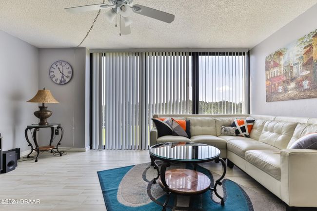 2B1 - 1 Oceans West Blvd, Condo with 2 bedrooms, 2 bathrooms and null parking in Daytona Beach Shores FL | Image 5