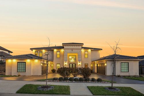 1121 Excalibur Blvd, Lewisville, TX, 75056-5675 | Card Image