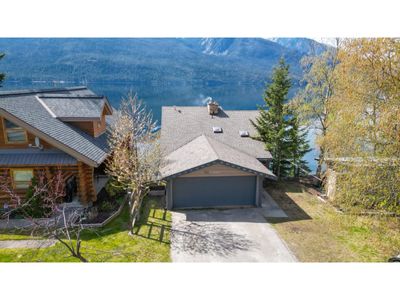 803 & 805 Silver Cove Dr, House other with 5 bedrooms, 3 bathrooms and 2 parking in Silverton BC | Image 1