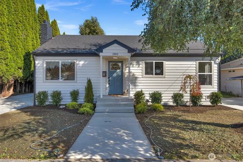 1802 Douglas St, Mount Vernon, WA, 98273-5227 | Card Image