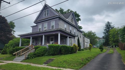 84 Montgomery St, Canajoharie, NY, 13317-1213 | Card Image