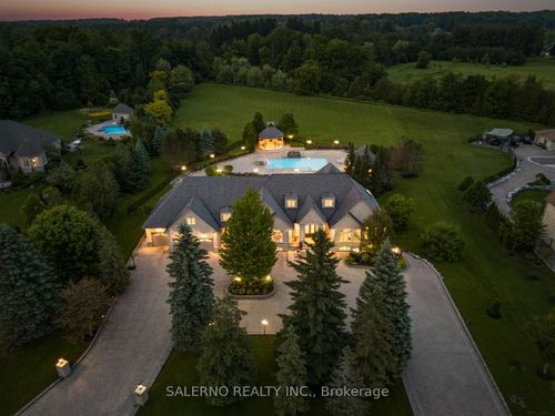 22 Riverstone Crt, Sharon, ON, L0G1V0 | Card Image