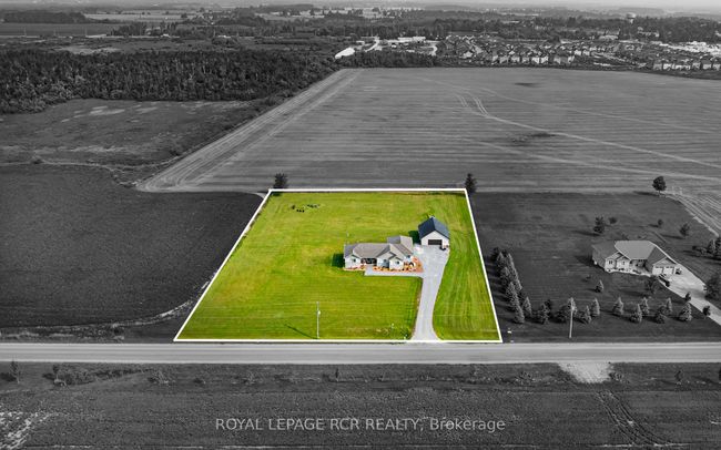 485201 30 Sideroad, House other with 5 bedrooms, 3 bathrooms and 14 parking in Amaranth ON | Image 5