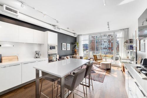 518-108 E 1st Ave, Vancouver, BC, V5T0E4 | Card Image