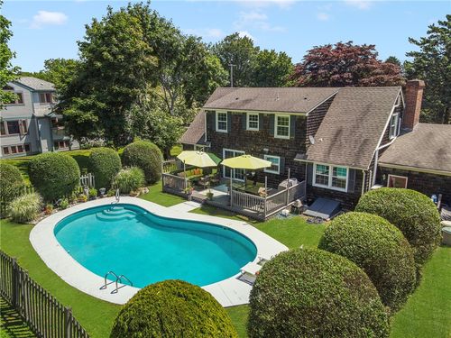 569 Turner Rd, Middletown, RI, 02842-5364 | Card Image