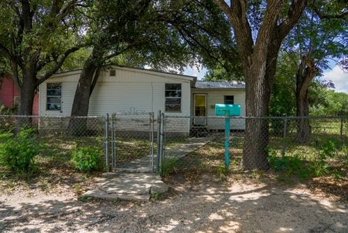 306 E Maupin St, Falfurrias, TX, 78355-4332 | Card Image