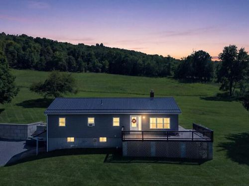 756 Pender Rd, Johnstown, PA, 15905-8013 | Card Image