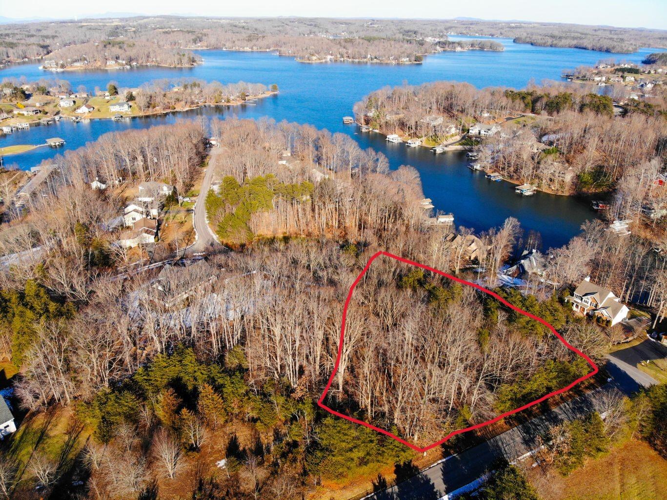 Land in Moneta