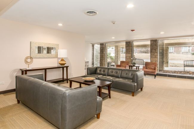APT-1H - 400 Ascot Dr, Condo with 2 bedrooms, 2 bathrooms and 1 parking in Park Ridge IL | Image 5