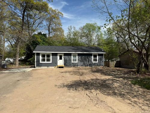 2048 Center Street, Muskegon Charter Township, MI, 49442 | Card Image