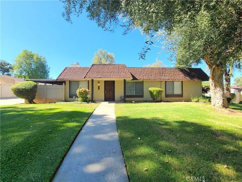 832 Ardmore Circle, Redlands, CA, 92399 | Card Image